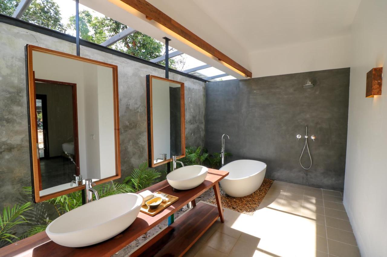 Island Center Point Hotel Koh Rong Sanloem Luaran gambar